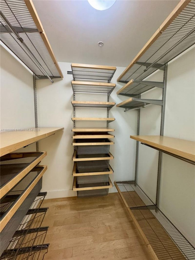 31 SE 5th St, Unit 3817, Miami, FL 33131 Photo