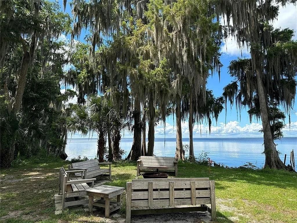 817 Paradise Boulevard, Georgetown, FL 32139 Photo