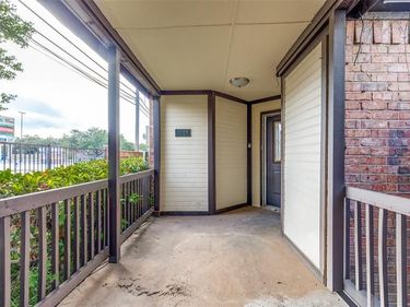 3148 Royal Gable Drive, Dallas, TX 75229