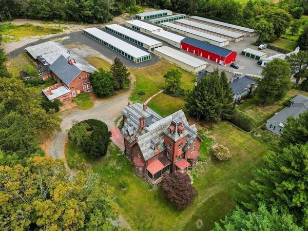 18 Elm St, Hatfield, MA 01038