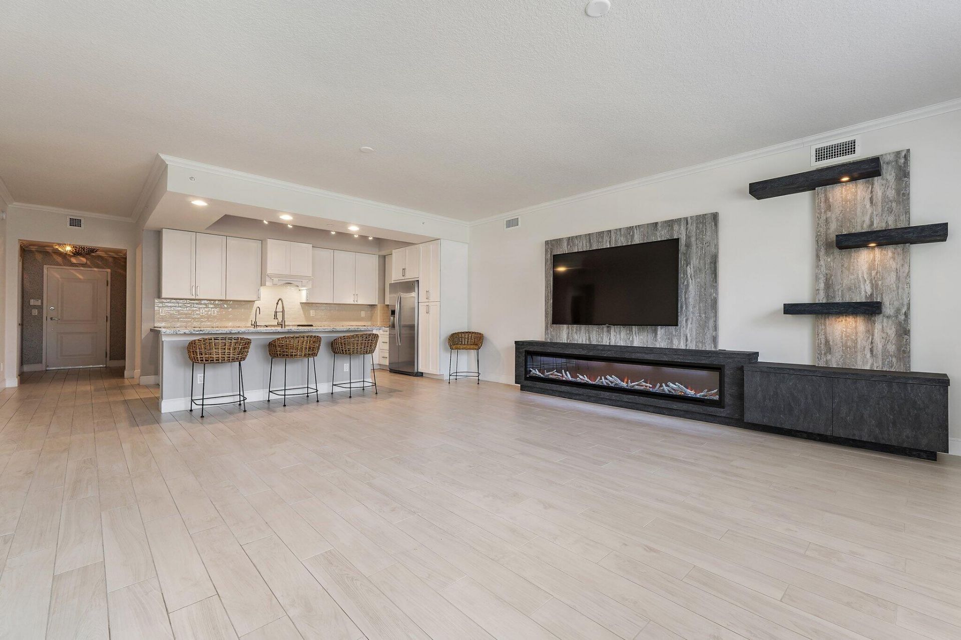 411 Bay Colony Drive N, Unit & Slip #32, Juno Beach, FL 33408 Photo