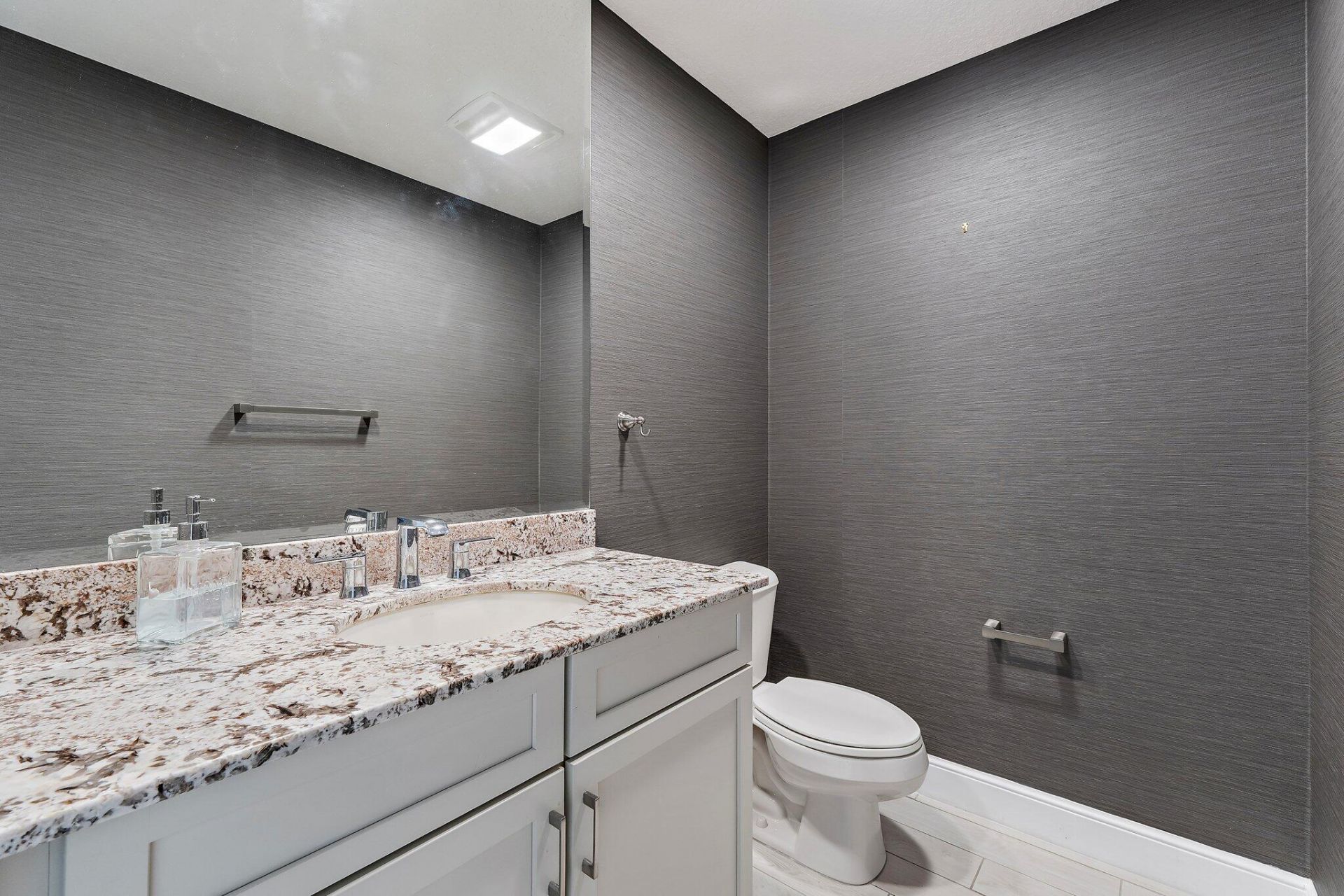 411 Bay Colony Drive N, Unit & Slip #32, Juno Beach, FL 33408 Photo