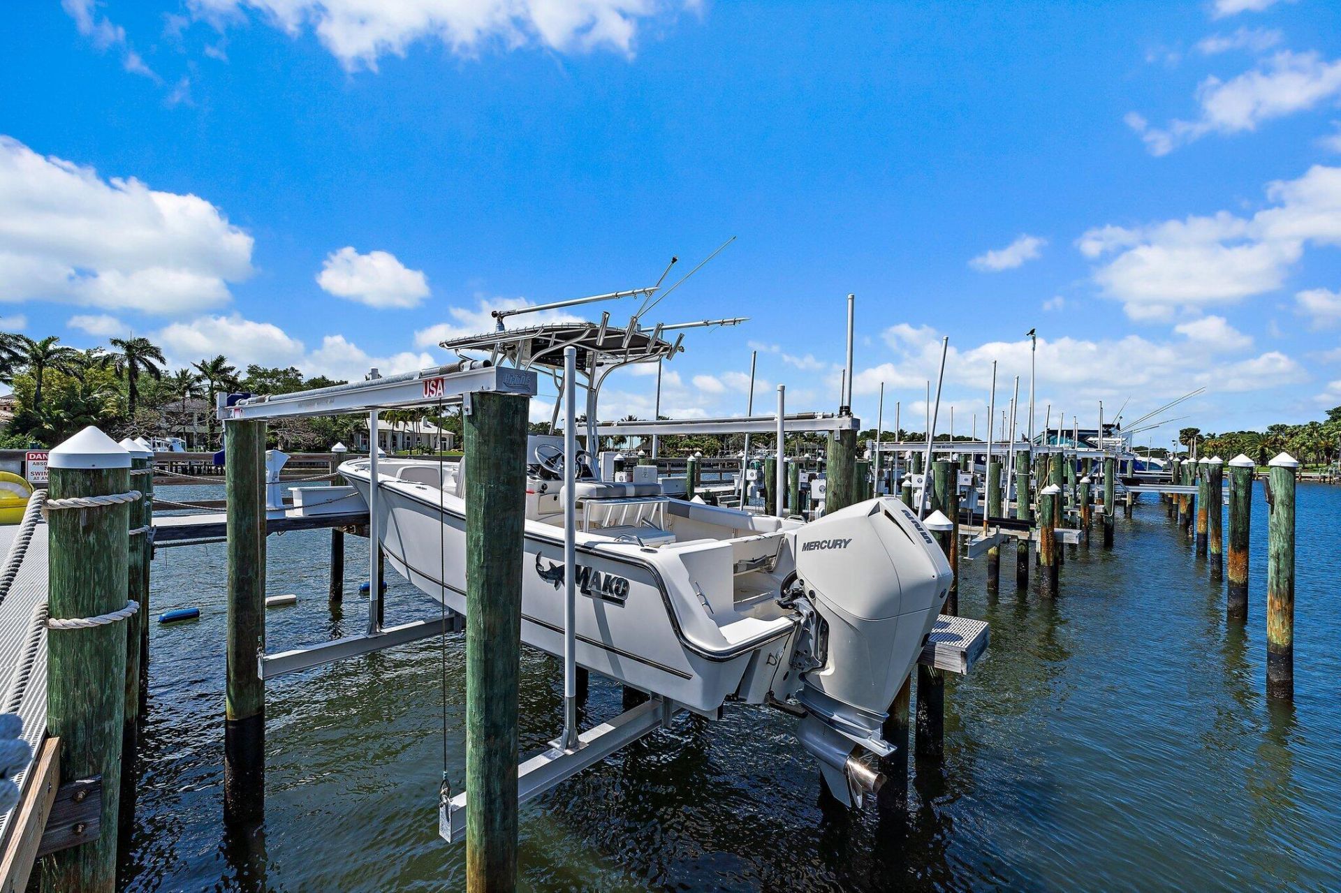 411 Bay Colony Drive N, Unit & Slip #32, Juno Beach, FL 33408 Photo