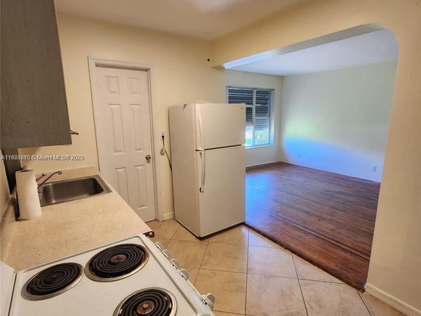 1843 Wiley St, Hollywood, FL 33020