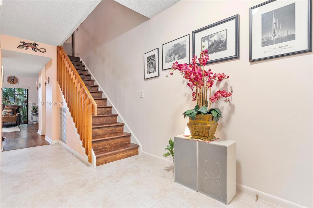 4347 SW 70th Ter, Davie, FL 33314 Photo