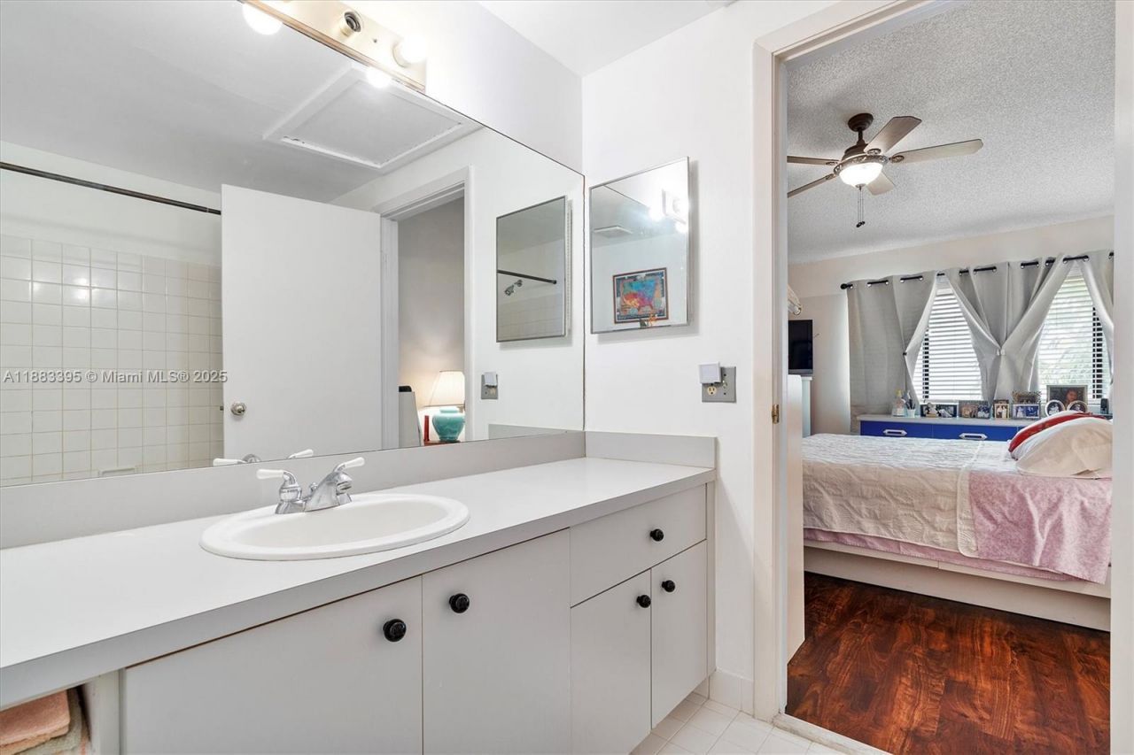 4347 SW 70th Ter, Davie, FL 33314 Photo