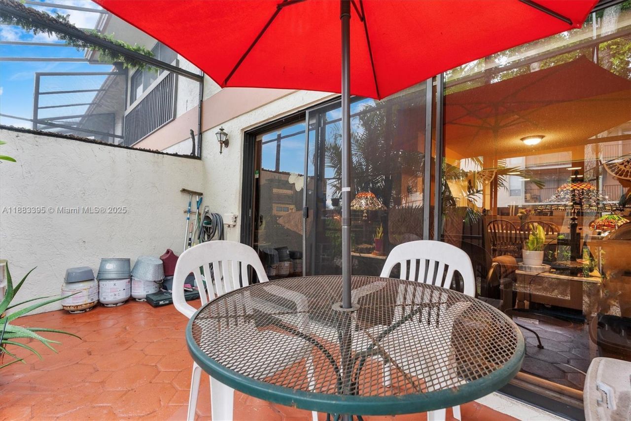 4347 SW 70th Ter, Davie, FL 33314 Photo