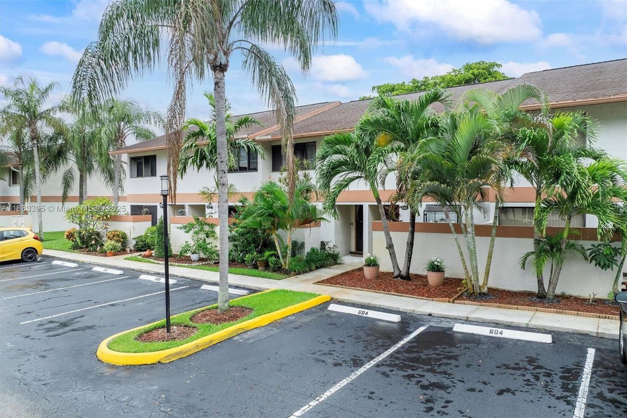 4347 SW 70th Ter, Davie, FL 33314 Photo