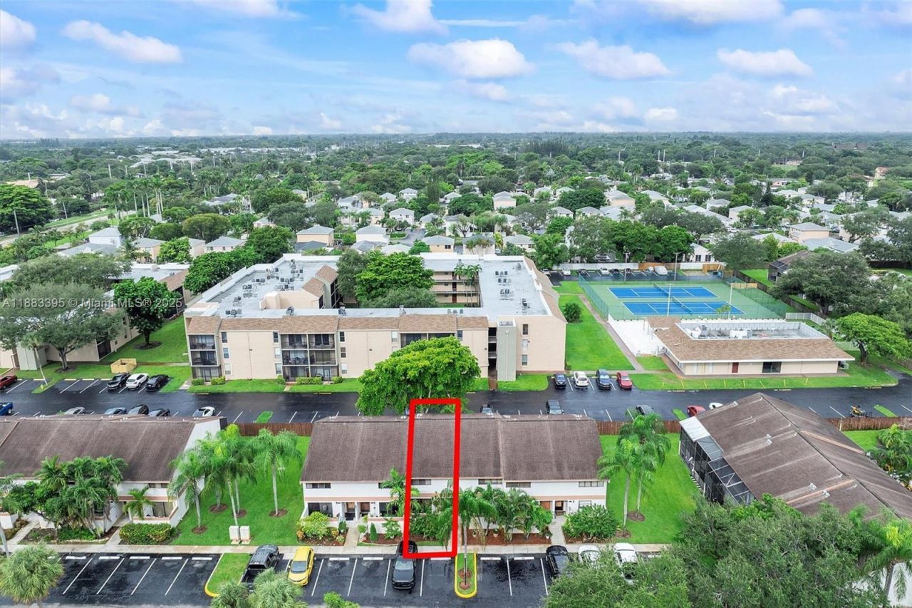 4347 SW 70th Ter, Davie, FL 33314 Photo