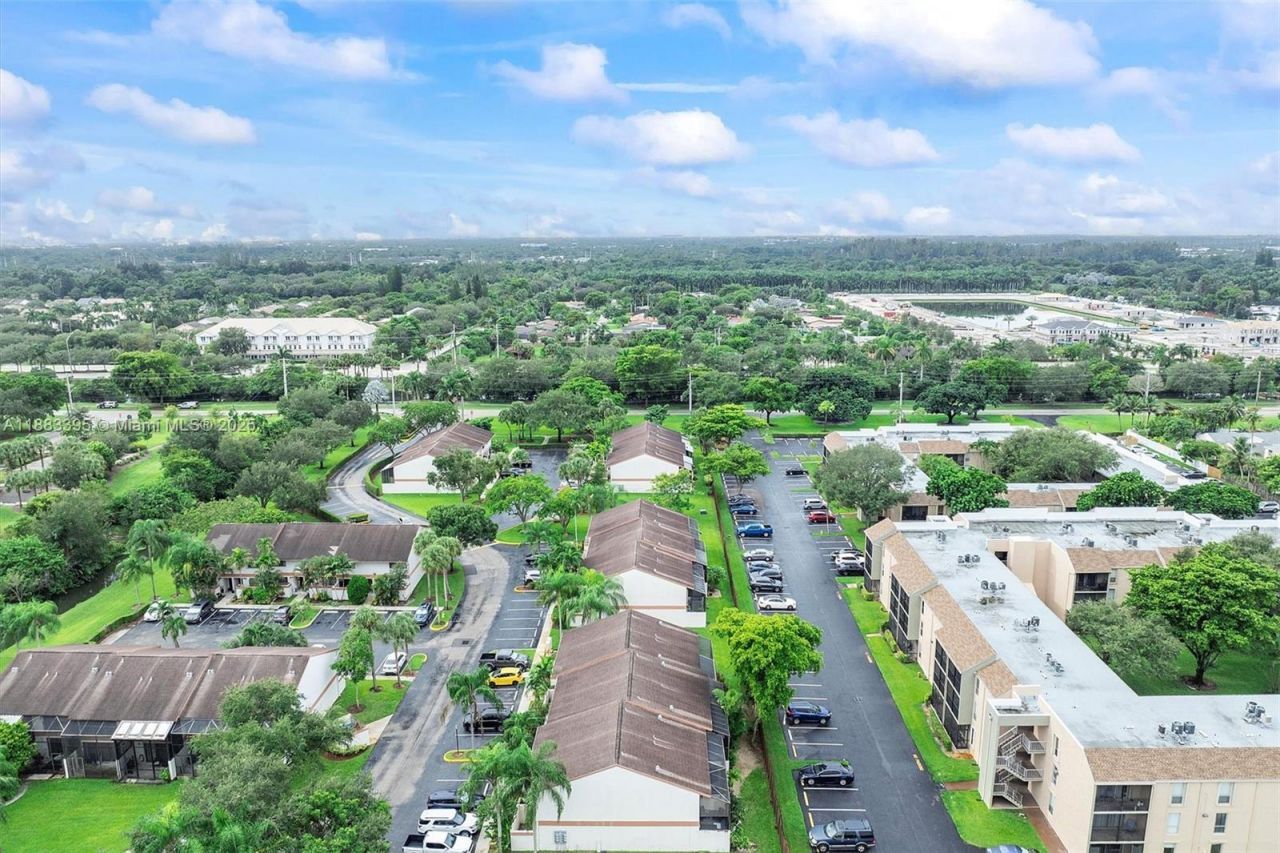 4347 SW 70th Ter, Davie, FL 33314 Photo