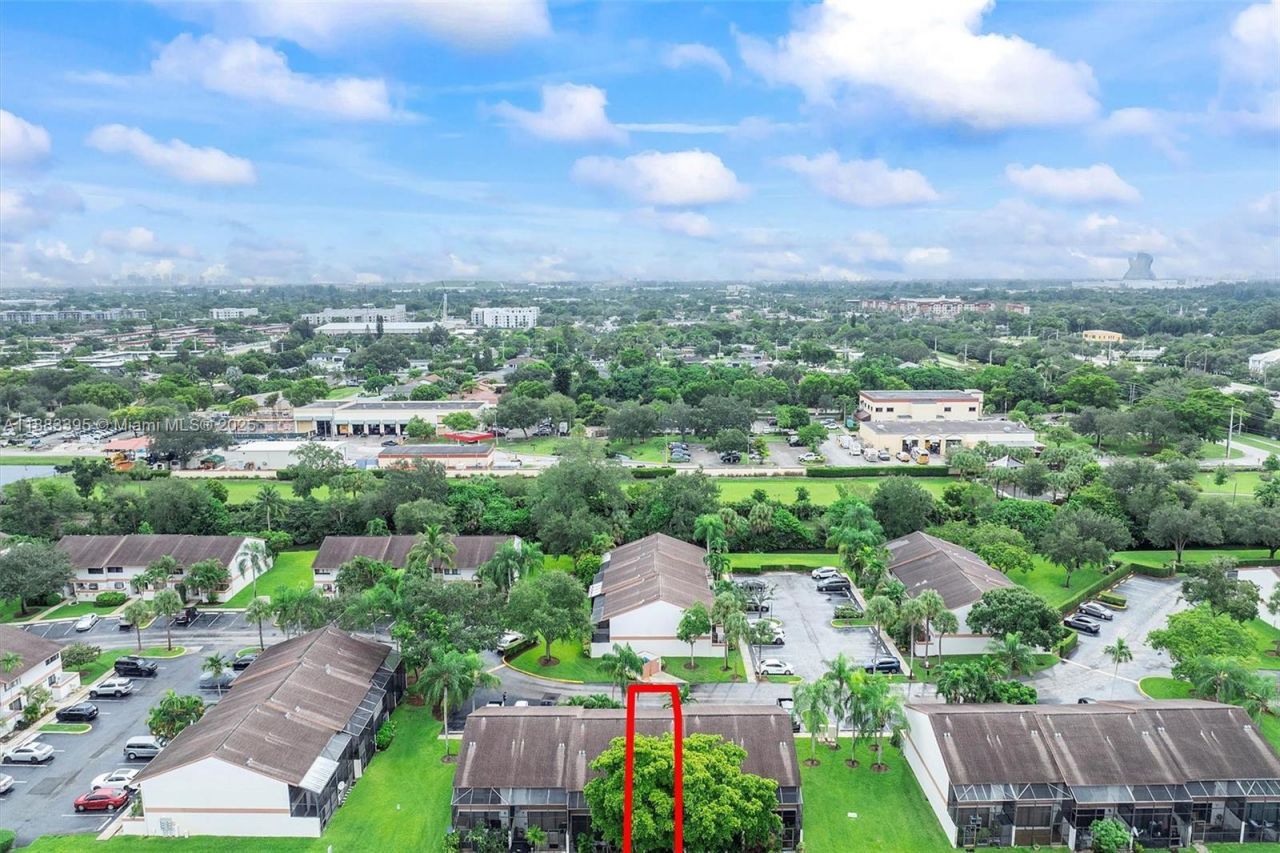 4347 SW 70th Ter, Davie, FL 33314 Photo