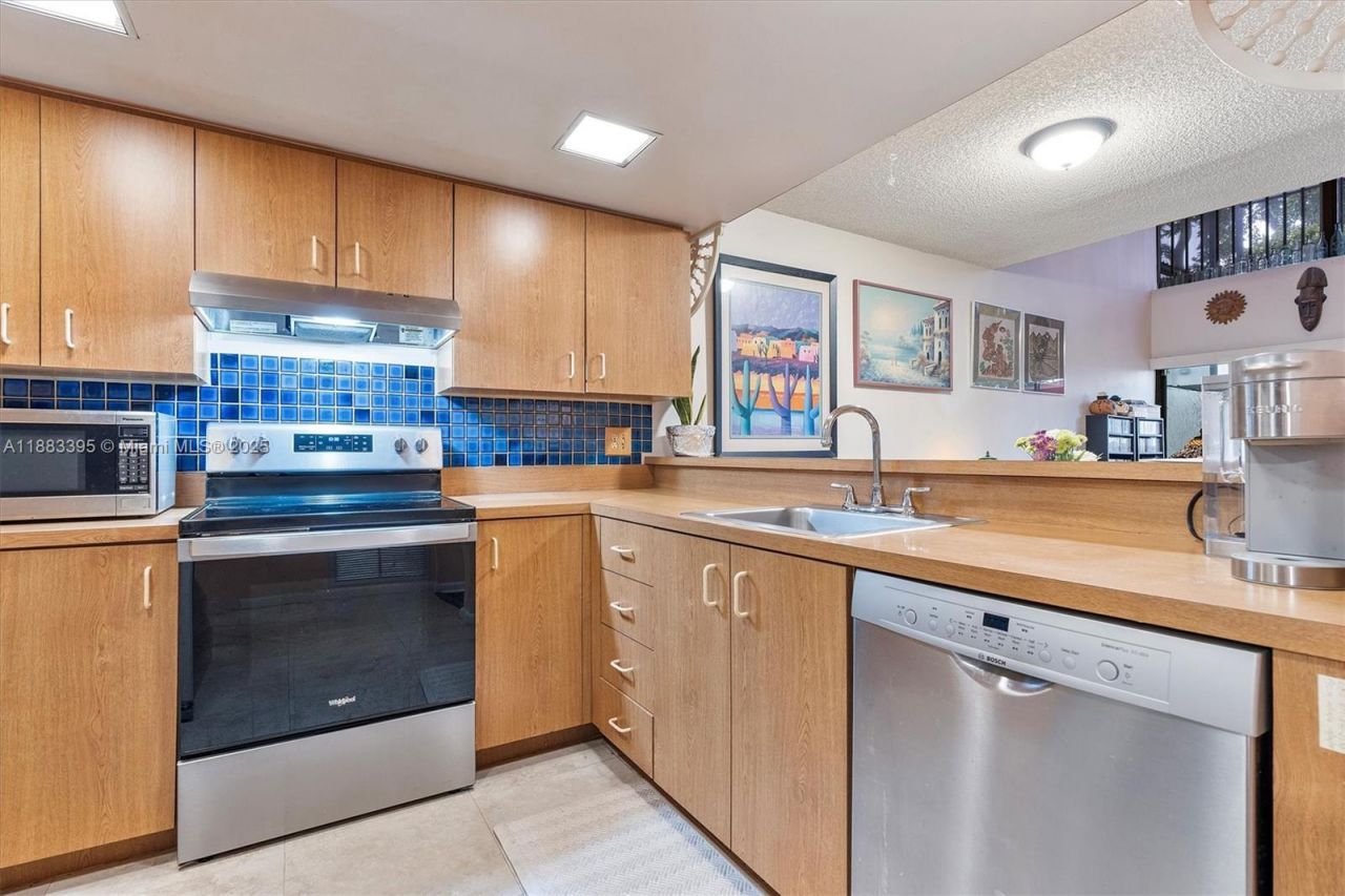 4347 SW 70th Ter, Davie, FL 33314 Photo