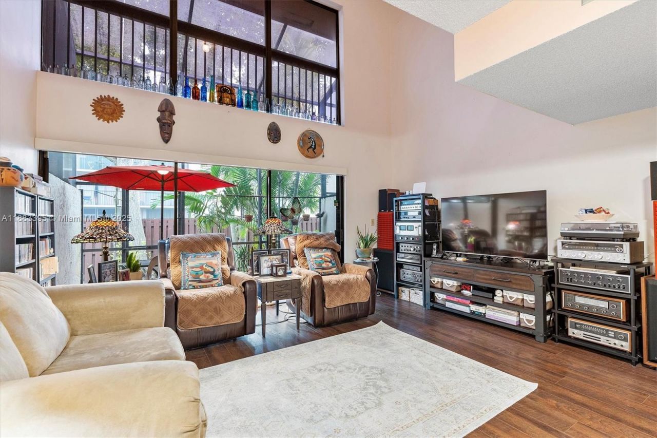 4347 SW 70th Ter, Davie, FL 33314 Photo