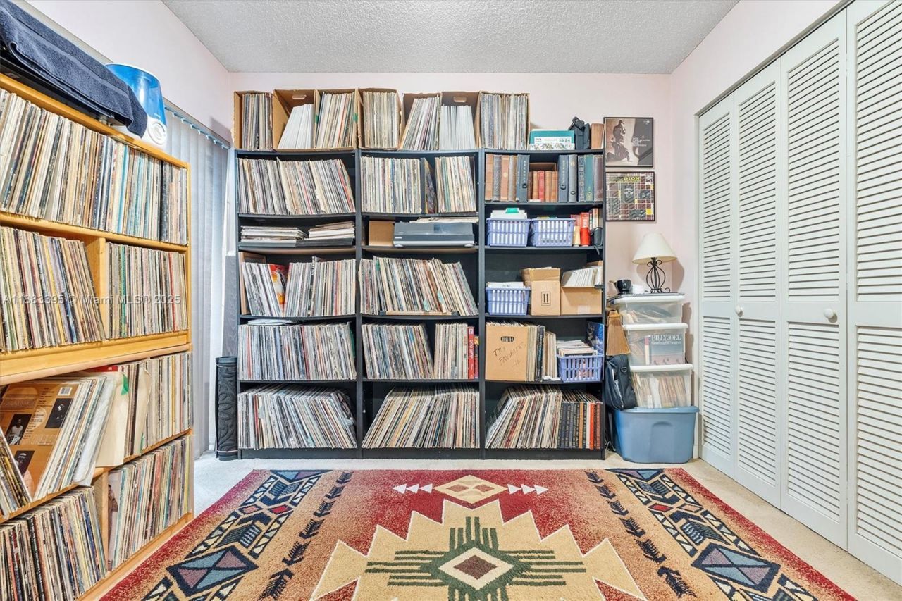 4347 SW 70th Ter, Davie, FL 33314 Photo