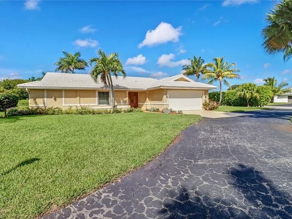 550 Forest Hills BLVD, NAPLES, FL 34113