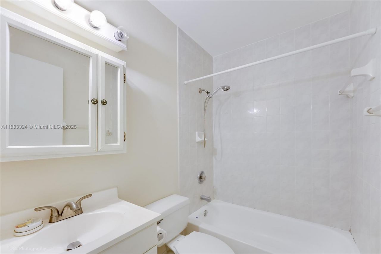 11621 SW 7th Ter, Sweetwater, FL 33174 Photo