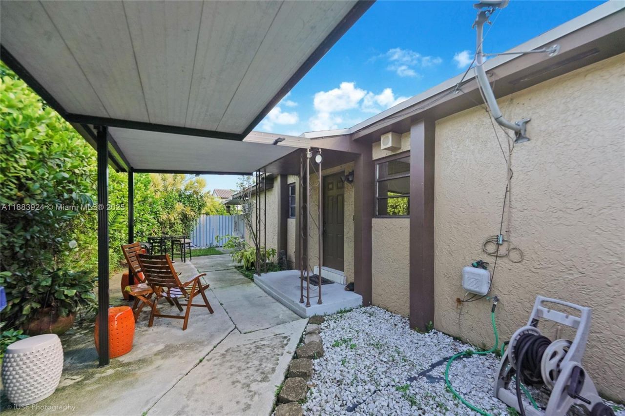 11621 SW 7th Ter, Sweetwater, FL 33174 Photo