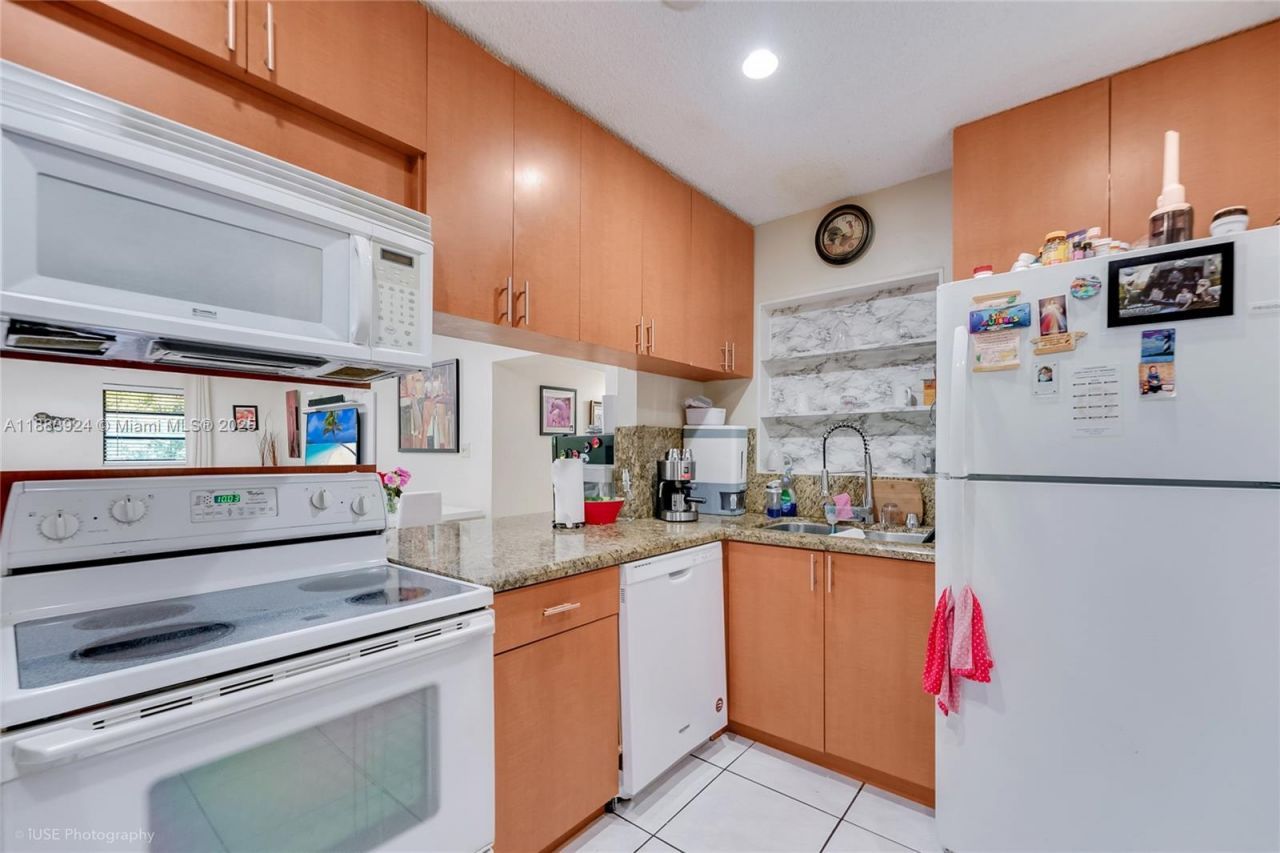 11621 SW 7th Ter, Sweetwater, FL 33174 Photo