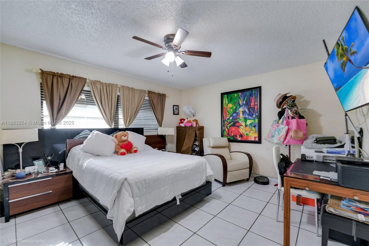 11621 SW 7th Ter, Sweetwater, FL 33174 Photo