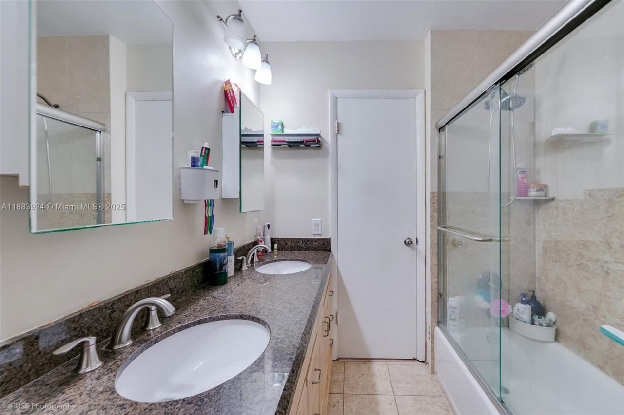 11621 SW 7th Ter, Sweetwater, FL 33174 Photo