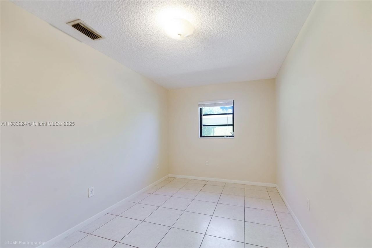 11621 SW 7th Ter, Sweetwater, FL 33174 Photo