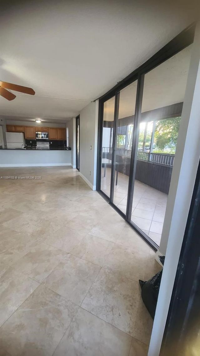 16220 NW 2nd Ave, Unit 213, Miami, FL 33169 Photo