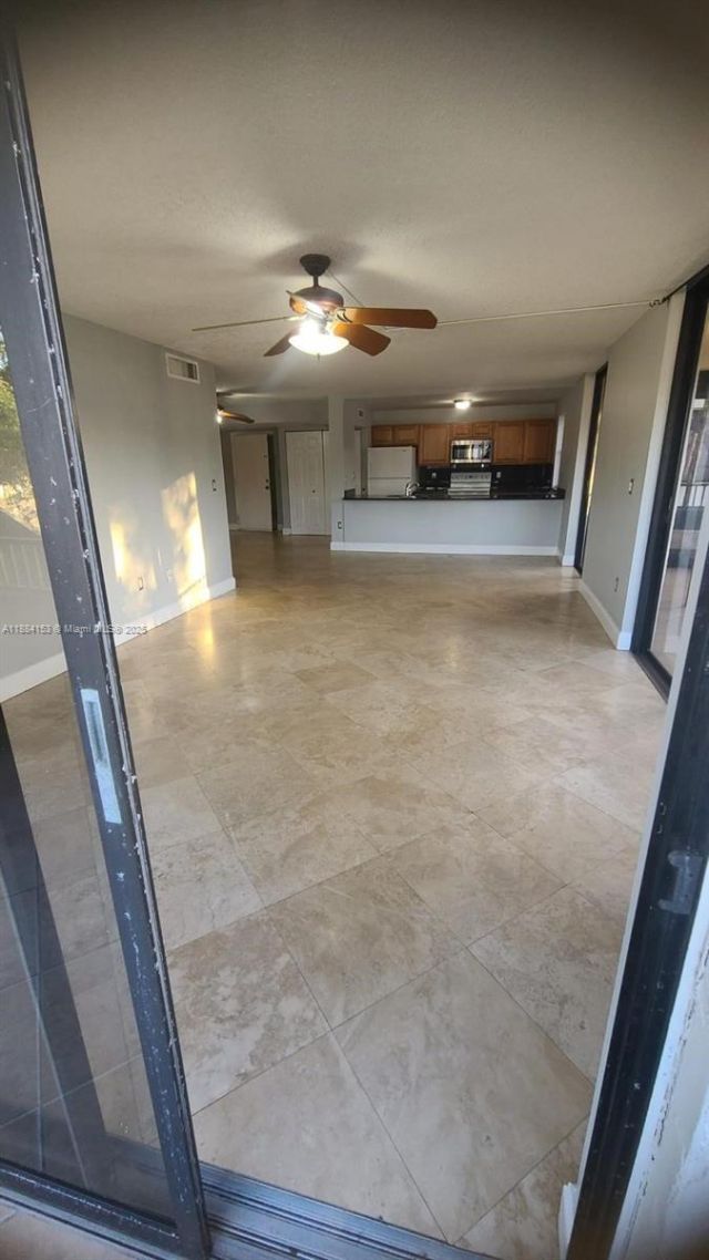 16220 NW 2nd Ave, Unit 213, Miami, FL 33169 Photo