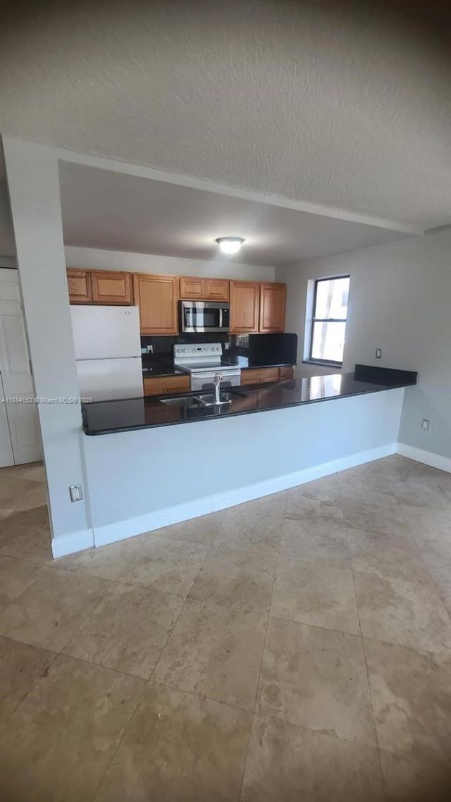 16220 NW 2nd Ave, Unit 213, Miami, FL 33169 Photo