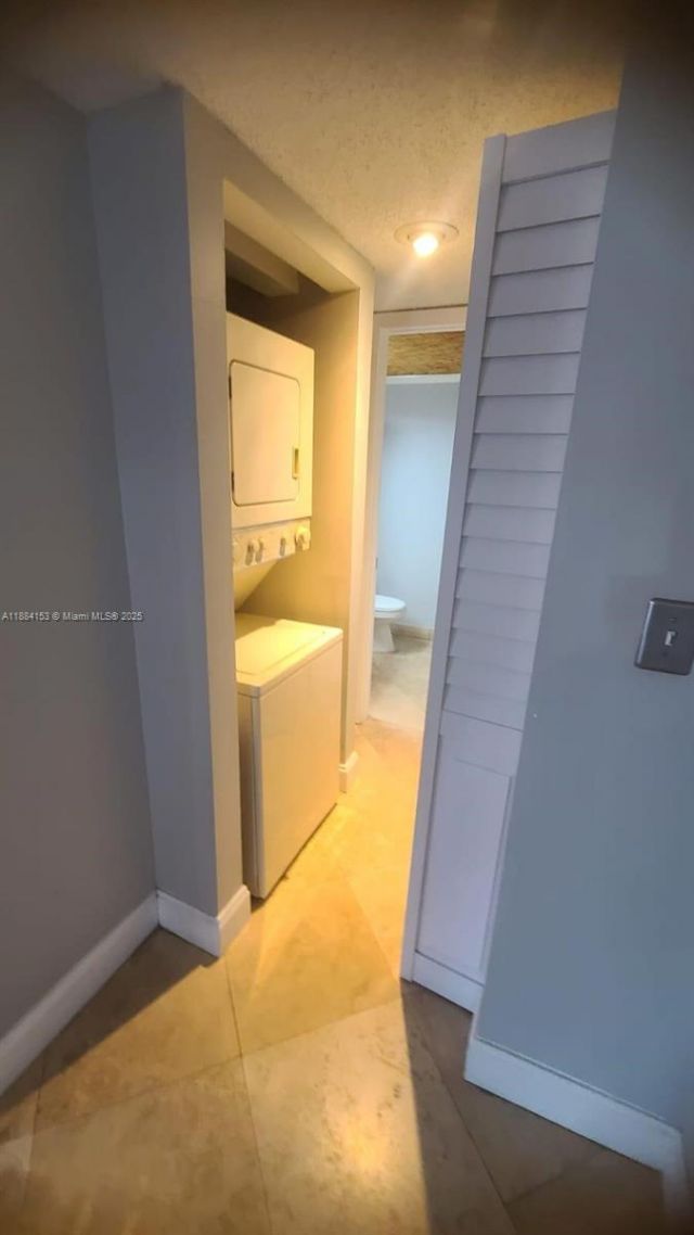 16220 NW 2nd Ave, Unit 213, Miami, FL 33169 Photo