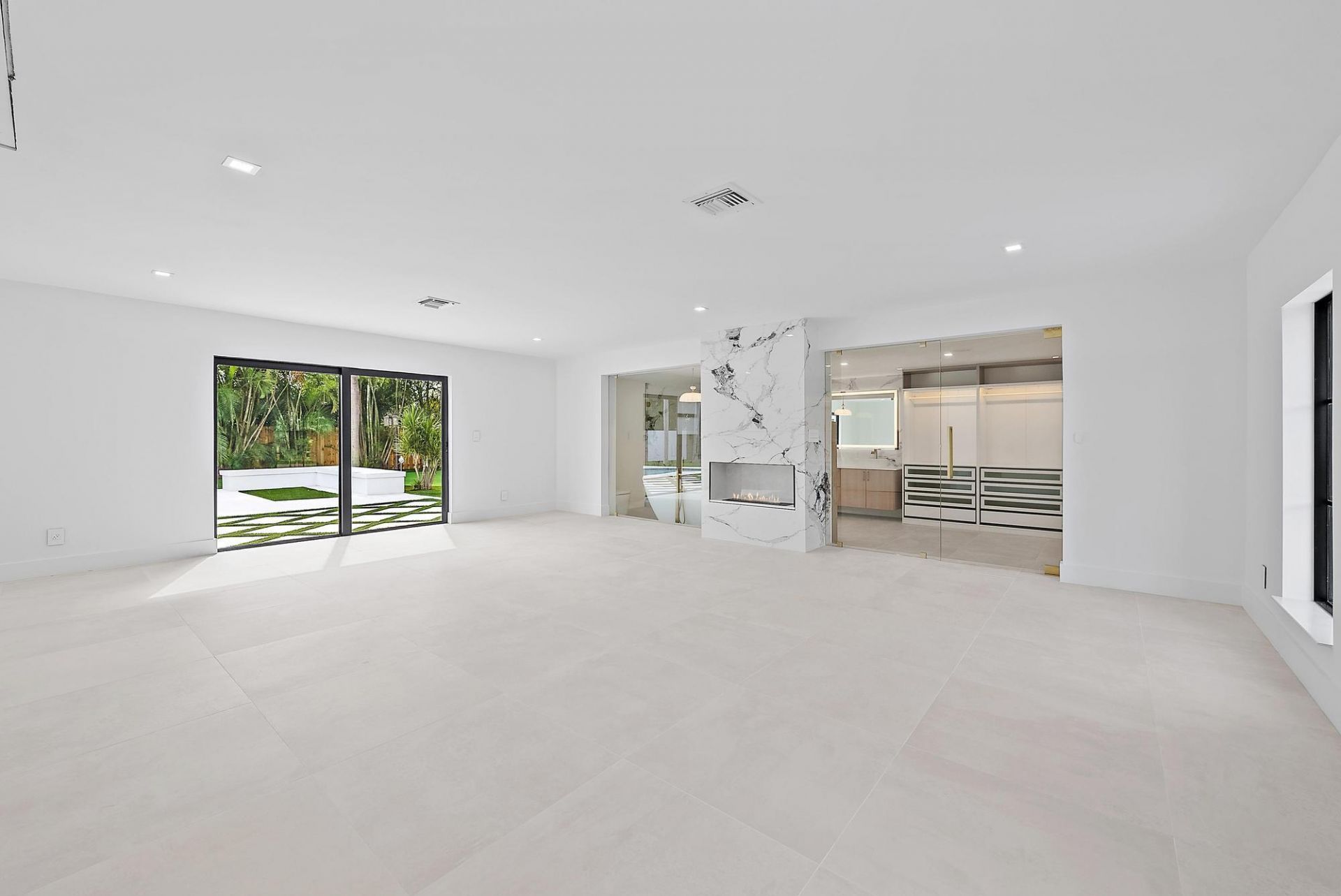 391 W Riverside Drive, Tequesta, FL 33469 Photo