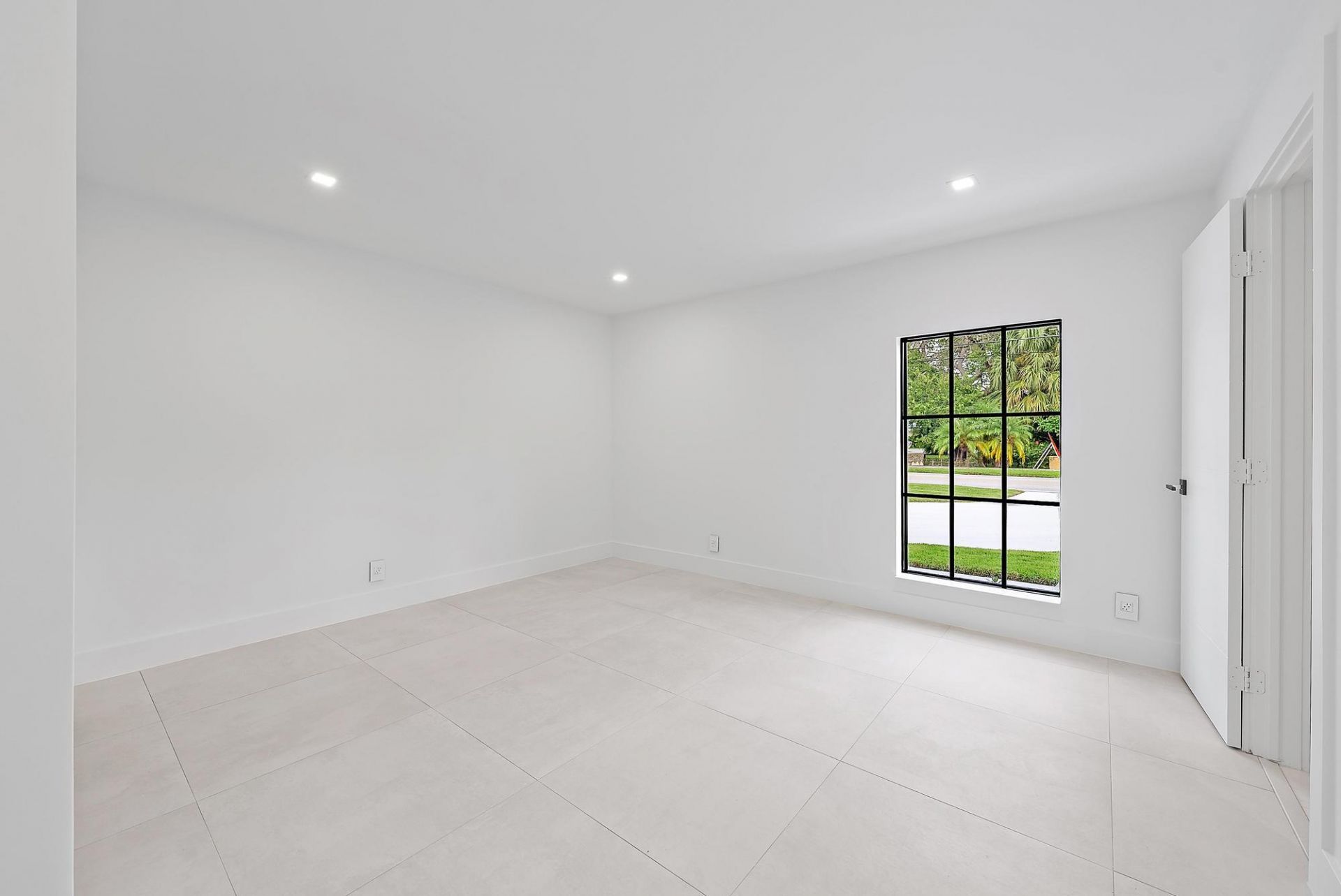 391 W Riverside Drive, Tequesta, FL 33469 Photo