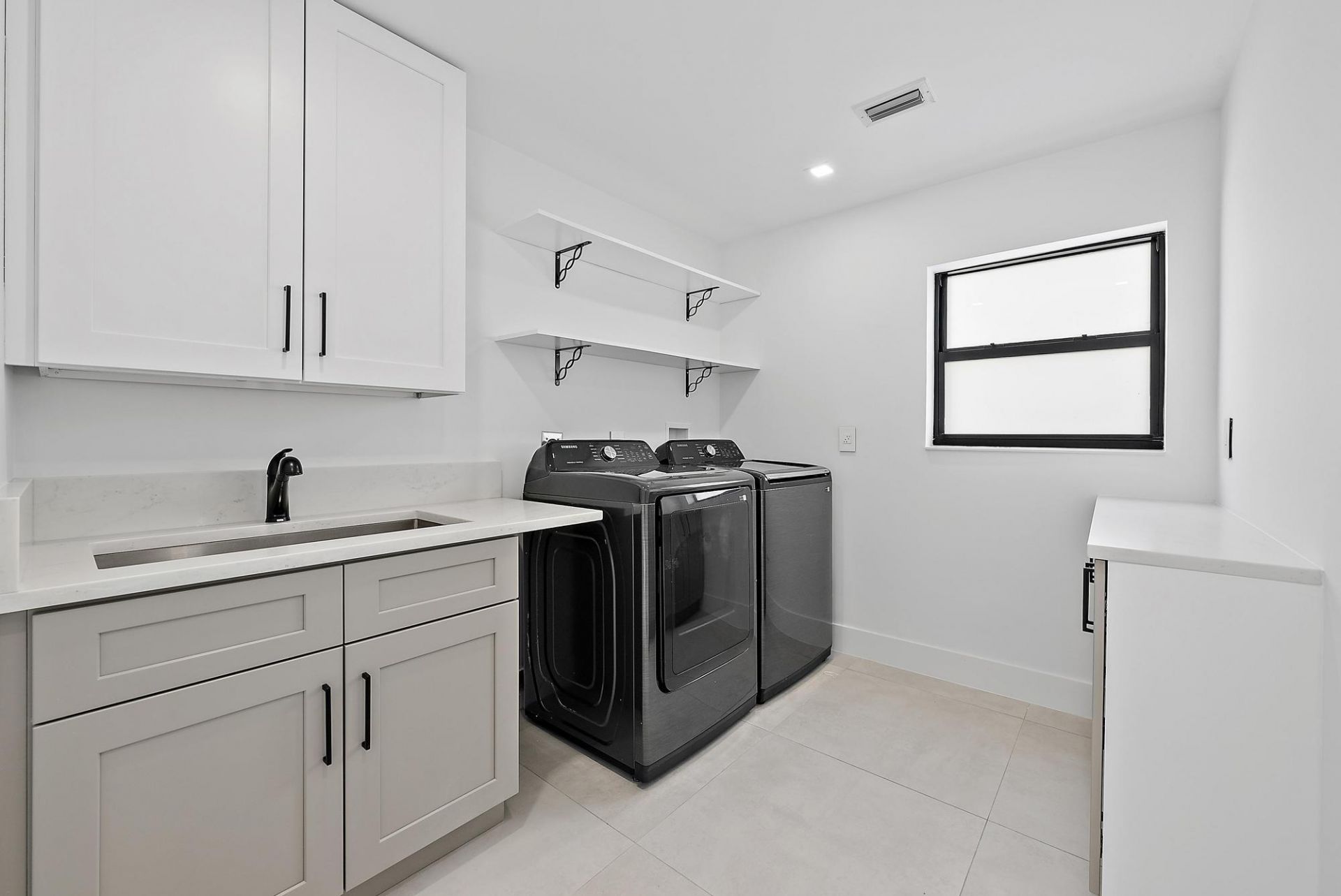 391 W Riverside Drive, Tequesta, FL 33469 Photo