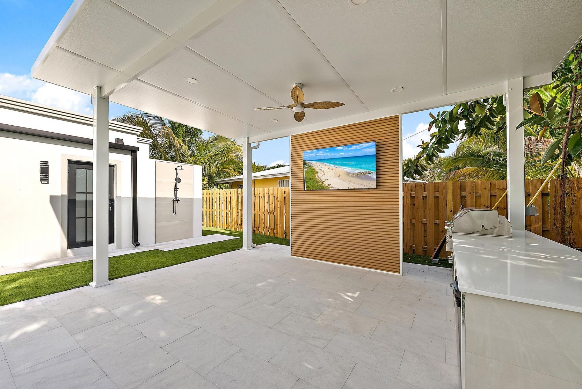 391 W Riverside Drive, Tequesta, FL 33469 Photo