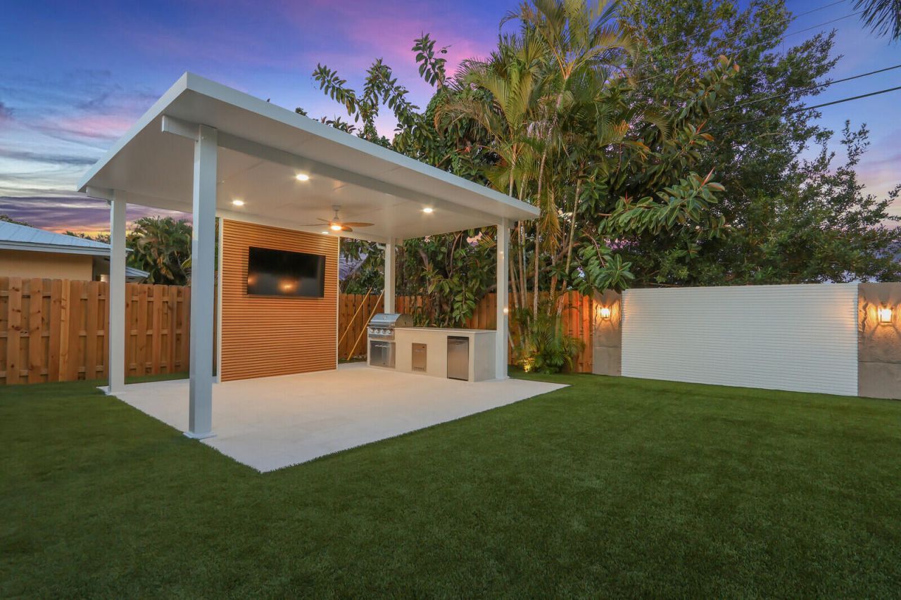 391 W Riverside Drive, Tequesta, FL 33469 Photo