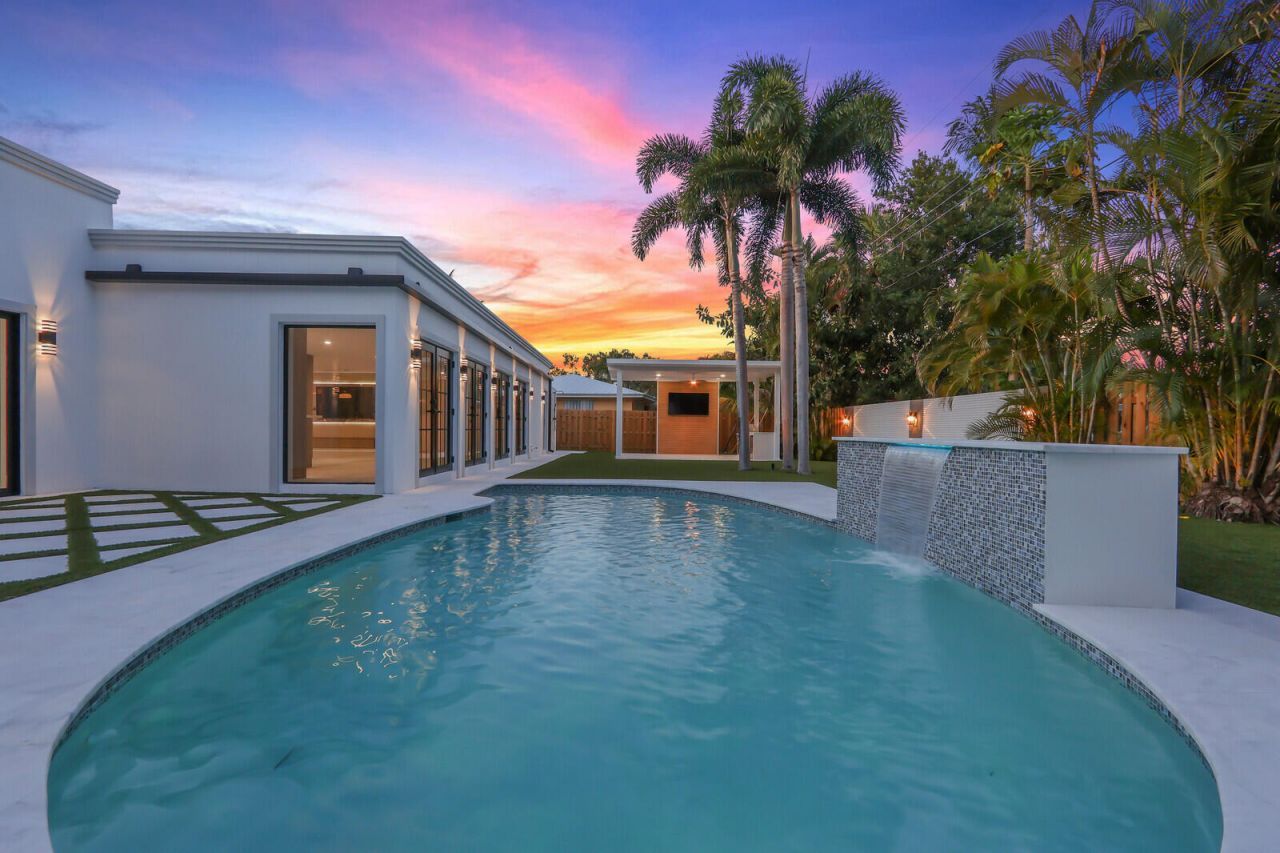 391 W Riverside Drive, Tequesta, FL 33469 Photo