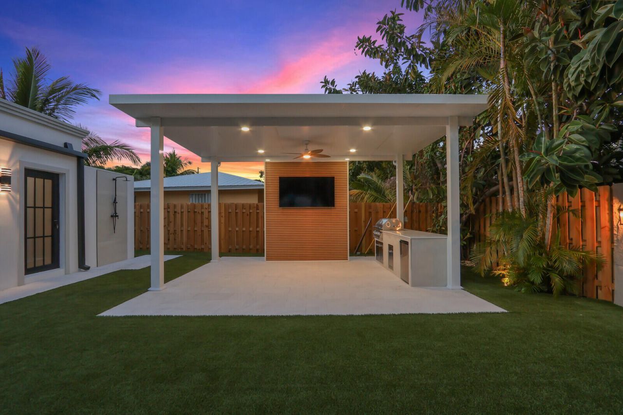 391 W Riverside Drive, Tequesta, FL 33469 Photo