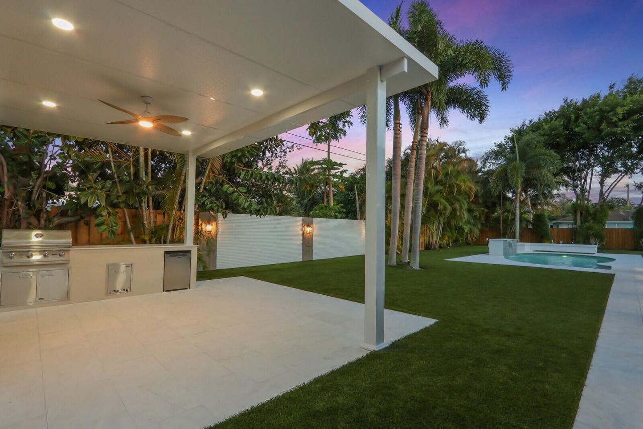 391 W Riverside Drive, Tequesta, FL 33469 Photo