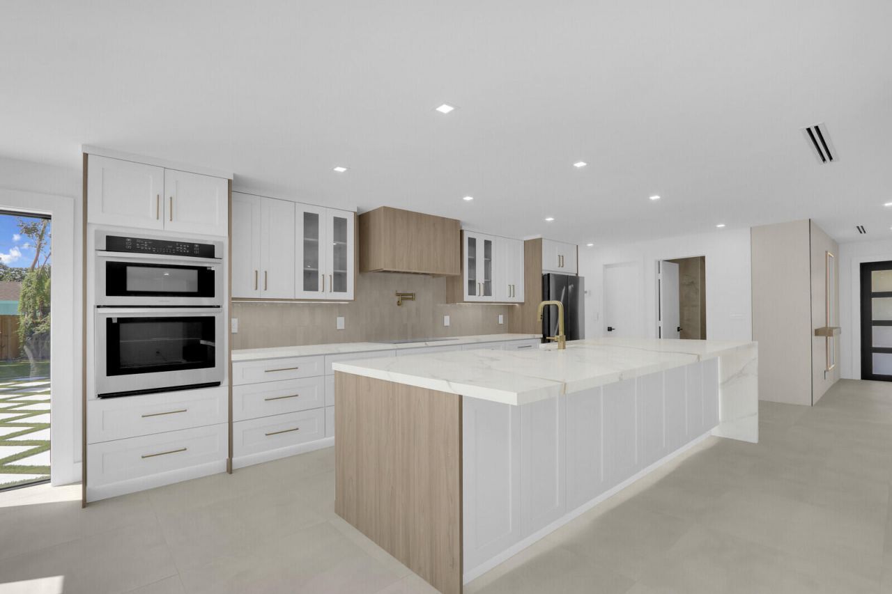 391 W Riverside Drive, Tequesta, FL 33469 Photo