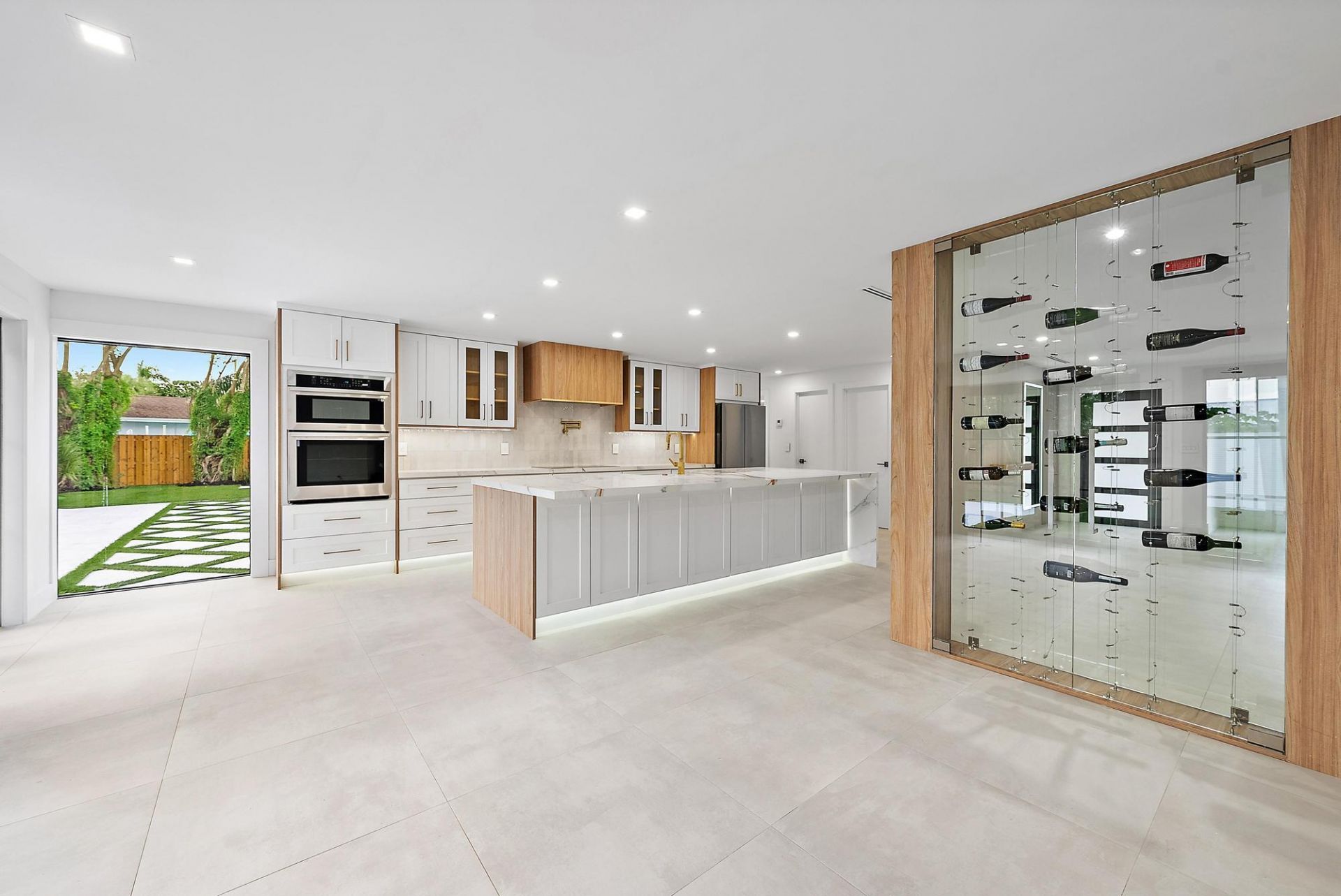 391 W Riverside Drive, Tequesta, FL 33469 Photo