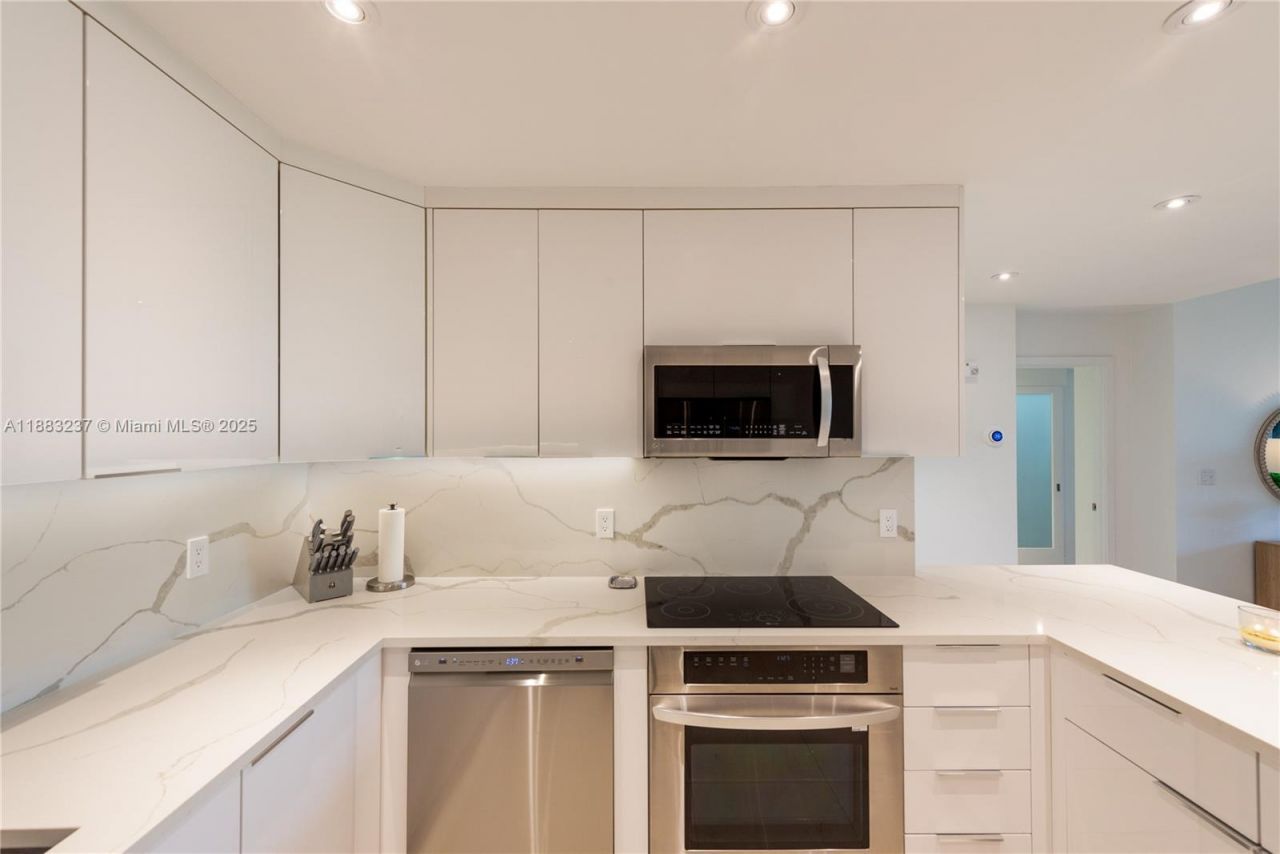 251 Crandon Blvd, Unit 227, Key Biscayne, FL 33149 Photo