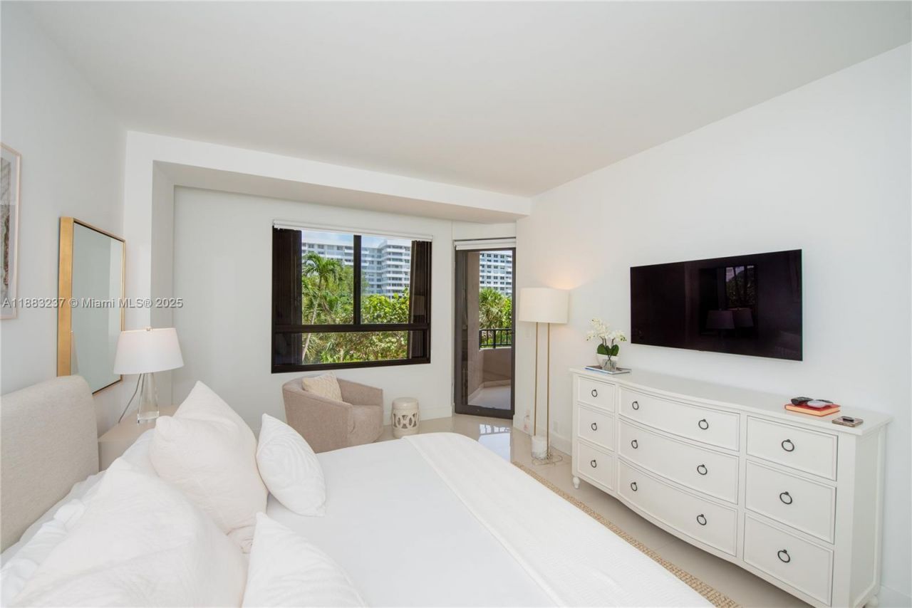 251 Crandon Blvd, Unit 227, Key Biscayne, FL 33149 Photo