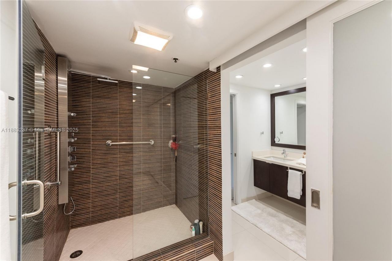 251 Crandon Blvd, Unit 227, Key Biscayne, FL 33149 Photo