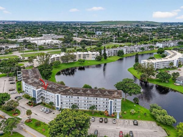 2009 N Farnham N, Unit 2009, Deerfield Beach, FL 33442