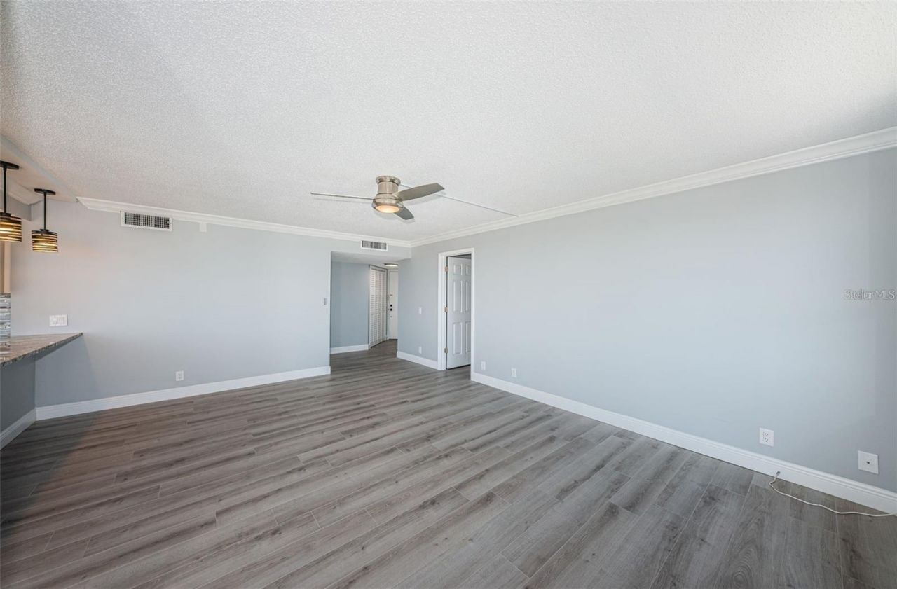 6279 Sun Boulevard, Unit 604, Saint Petersburg, FL 33715 Photo