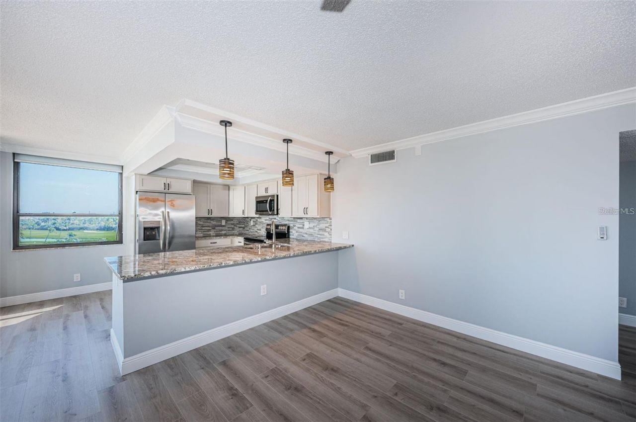 6279 Sun Boulevard, Unit 604, Saint Petersburg, FL 33715 Photo