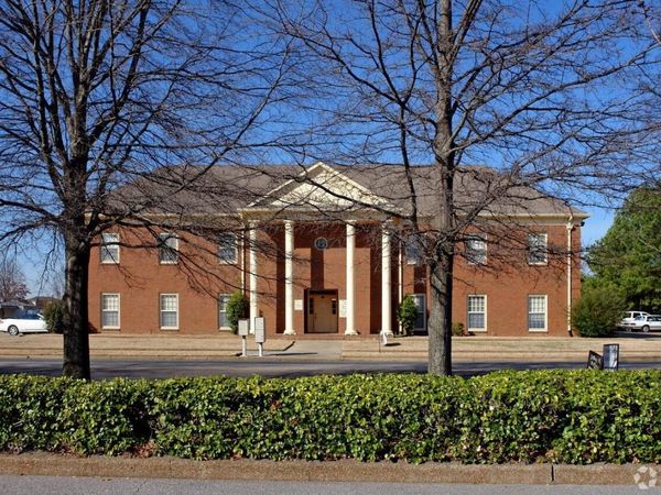 275 S WALNUT BEND RD, Memphis, TN 38018