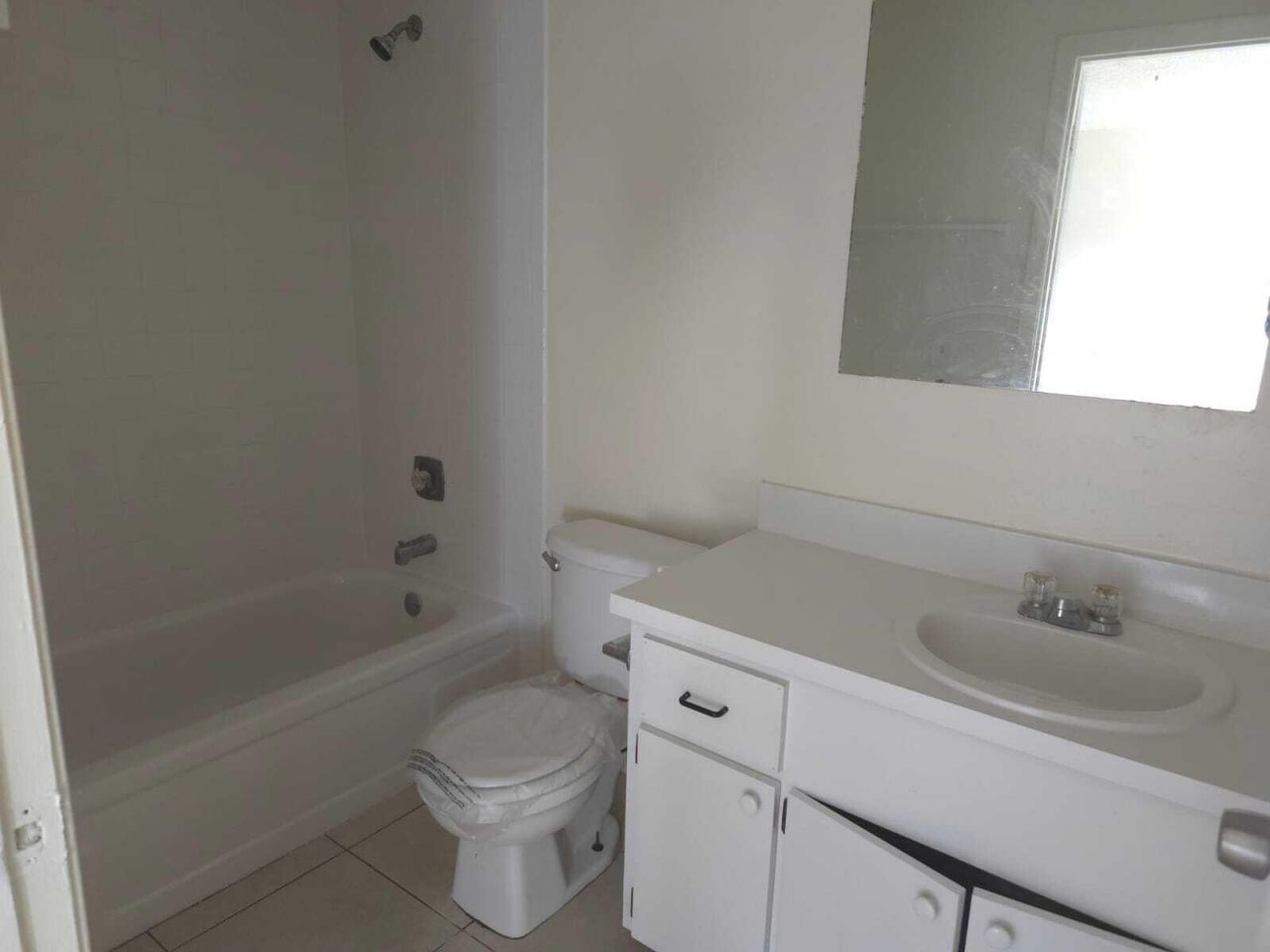 1740 2nd Avenue, Unit 202, Lake Worth Beach, FL 33460 Photo