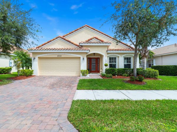 2024 Albany Terrace SW, Vero Beach, FL 32968