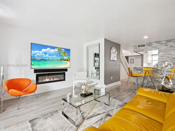 9373 Fontainebleau Blvd, Unit K212, Miami, FL 33172