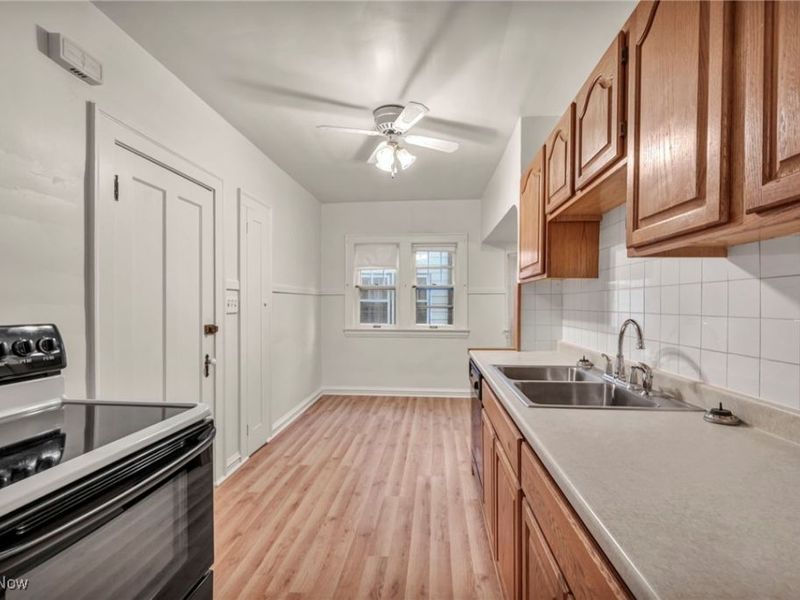 18416 Winslow Road, Shaker Heights, OH 44122 Photo 10